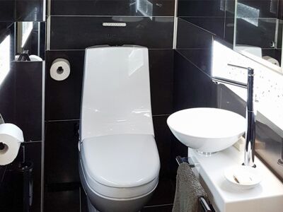 Glaszone Wall Panels crystal with LED-lighting in the toilet & sanitary area