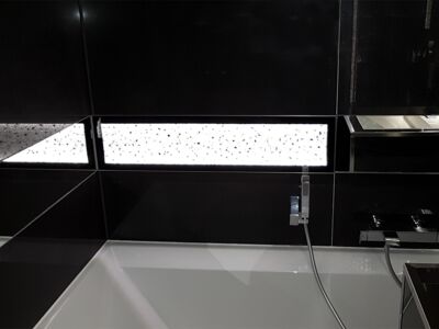 Glaszone Glass Element with crystal LED-lighting next to the bath tub - sanitary