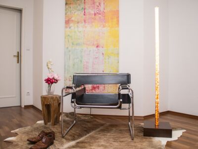 Glaszone Floor Lamp Crystal iris-brown in the living area